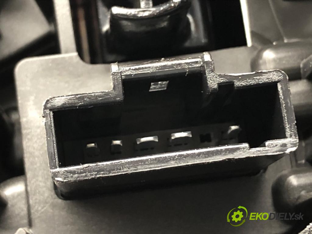 DACIA SANDERO III liftback 2024 74 kW 1.0 TCe 100 999 Svetlo ľavy zad 265550529R