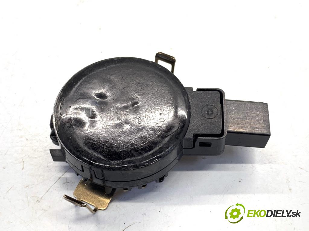 DACIA SANDERO III liftback 2024 74 kW 1.0 TCe 100 999 Snímač dažďa 285356688R (Snímač dažďa)