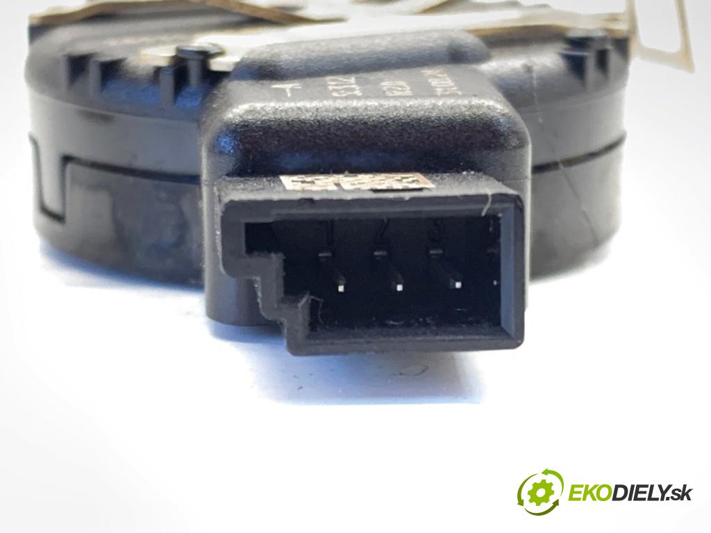 DACIA SANDERO III liftback 2024 74 kW 1.0 TCe 100 999 Snímač dažďa 285356688R (Snímač dažďa)