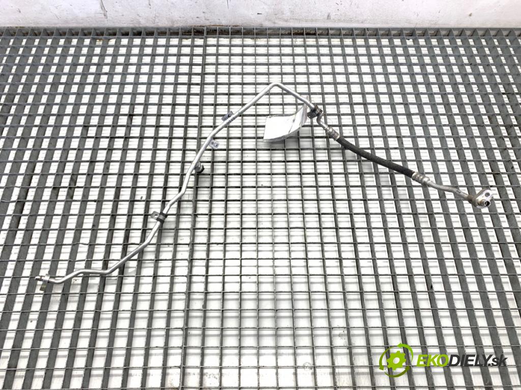 DACIA SANDERO III liftback 2024 74 kW 1.0 TCe 100 999 rúrka klimatizace 924403872R (Trubka klimatizace)