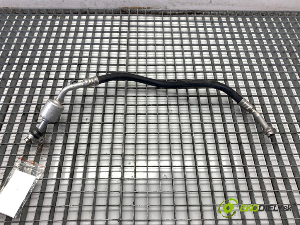 DACIA SANDERO III liftback 2024 74 kW 1.0 TCe 100 999 rúrka klimatizace 924805740R (Trubka klimatizace)