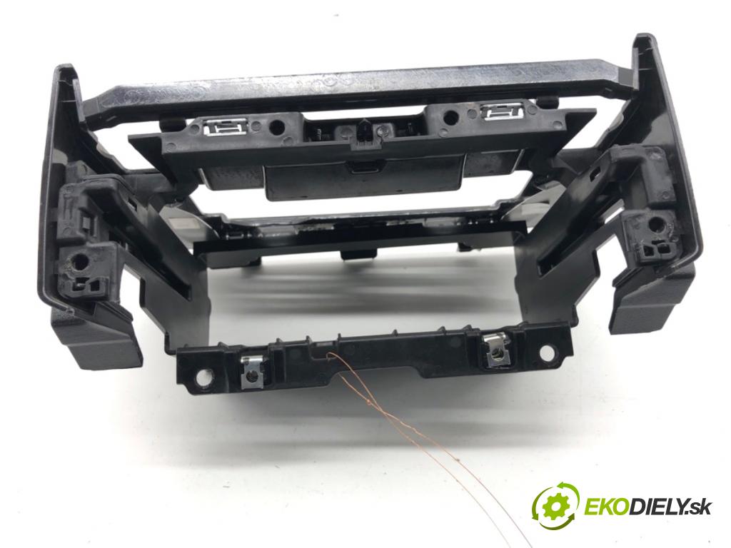 DACIA SANDERO III liftback 2024 74 kW 1.0 TCe 100 999 Rámček DISPLEJ: navigácie 684705942R