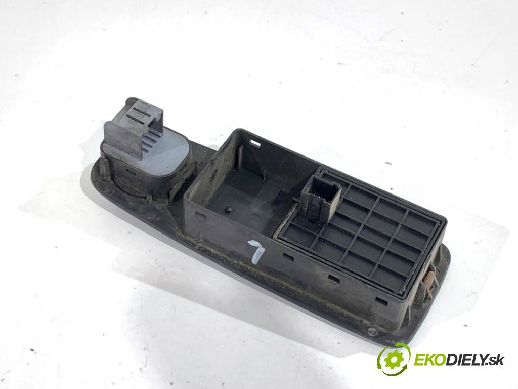 PEUGEOT BOXER I Autobus 2007 74 kW 2.2 HDi 100 2198 Prepínač okien  (Prepínacie páčky pod volantom)