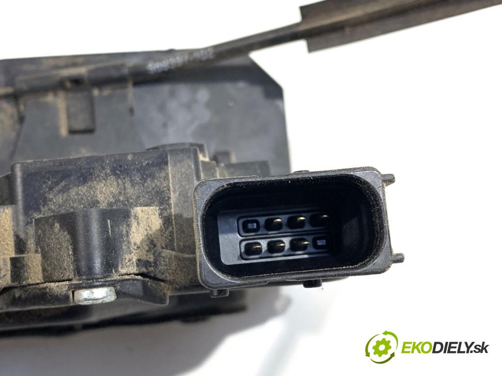 PEUGEOT BOXER I Autobus 2007 74 kW 2.2 HDi 100 2198 zámok Dvere pravy predný 1350147080