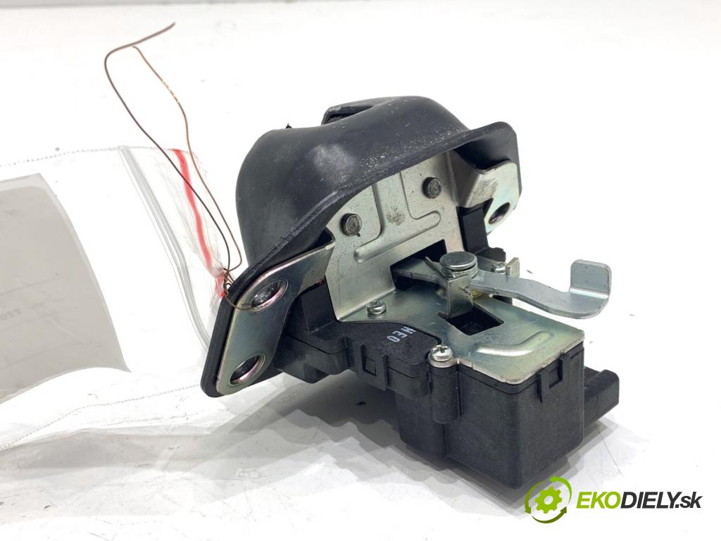 RENAULT KOLEOS I SUV 2012 110 kW 2.0 dCi (HY0K) 1995 zámok dveří zadní část 905923361R