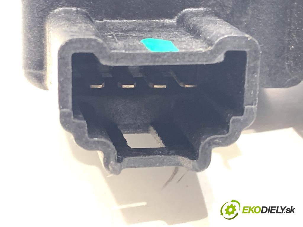 RENAULT KOLEOS I SUV 2012 110 kW 2.0 dCi (HY0K) 1995 zámok dveří zadní část 905923361R