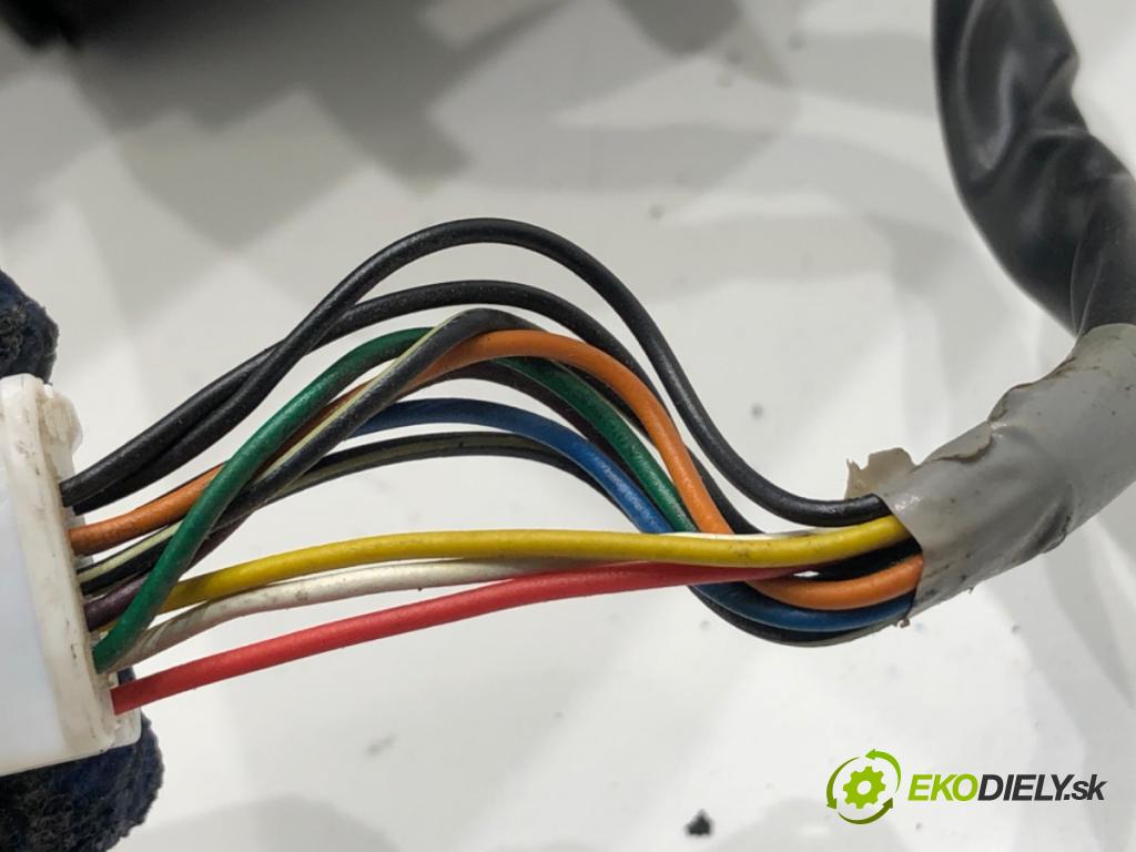 RENAULT KOLEOS I SUV 2012 110 kW 2.0 dCi (HY0K) 1995 Spätné zrkadlo ľavy