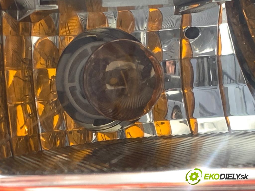 RENAULT KOLEOS I SUV 2012 110 kW 2.0 dCi (HY0K) 1995 Svetlo ľavy zad