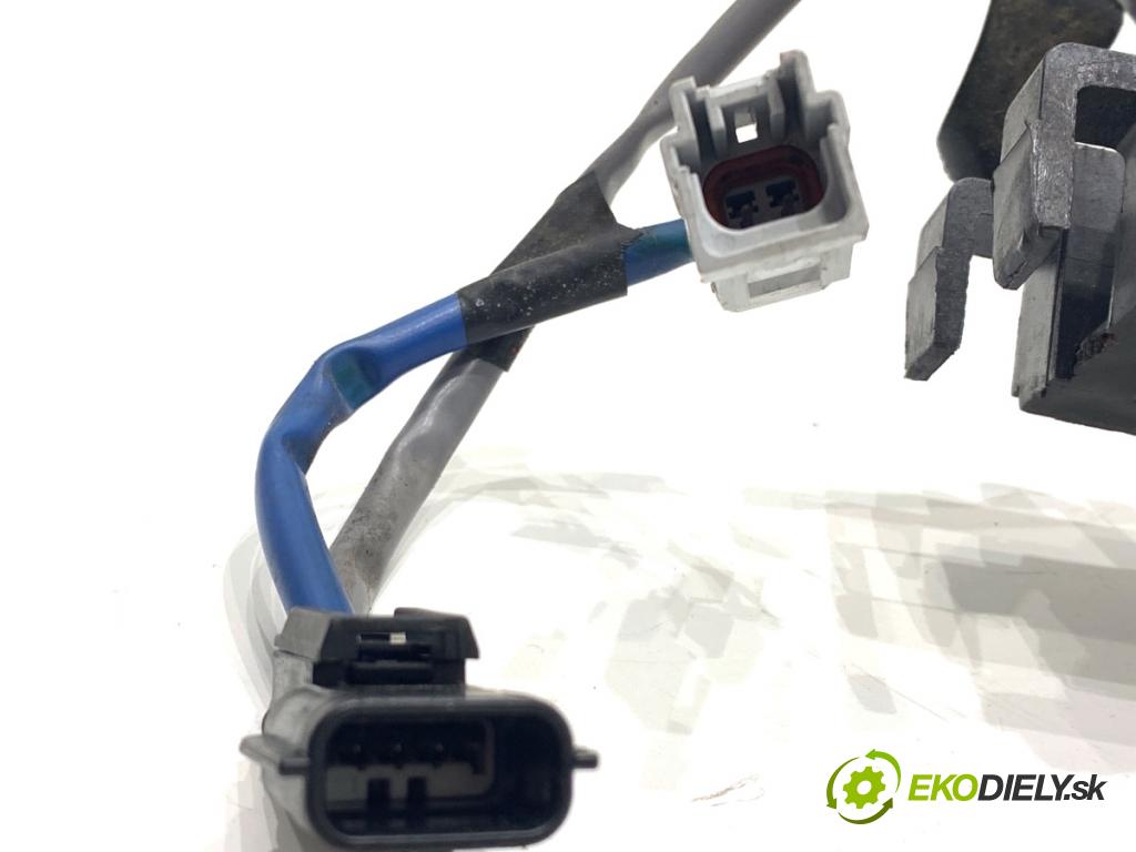 RENAULT KOLEOS I SUV 2012 110 kW 2.0 dCi (HY0K) 1995 Kľučka vonkajšia ľavy predný