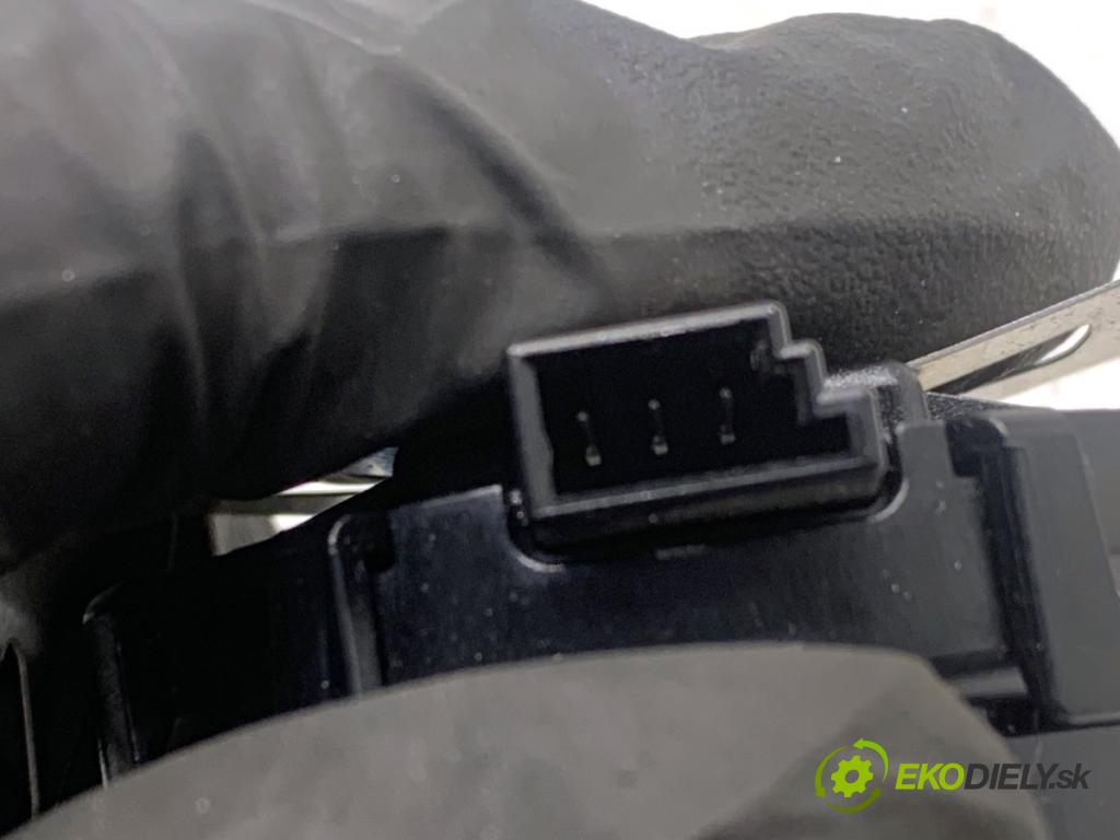 RENAULT KOLEOS I SUV 2012 110 kW 2.0 dCi (HY0K) 1995 Snímač dažďa 285361667R (Snímač dažďa)