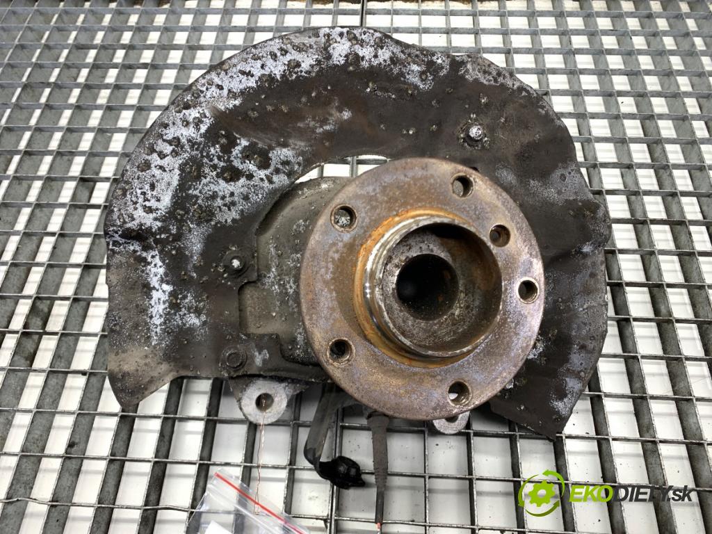 BMW E60 sedan 2007 173 kW 530 d 2993 náboj pravý přední část 