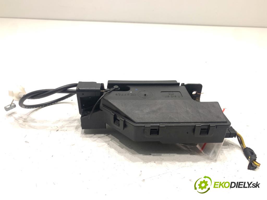 BMW E60 sedan 2007 173 kW 530 d 2993 zámok dverí zad 7840617