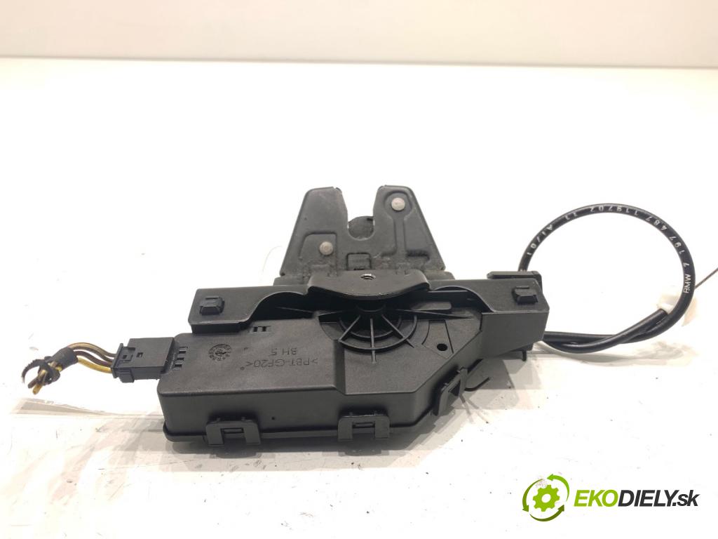 BMW E60 sedan 2007 173 kW 530 d 2993 zámok dverí zad 7840617