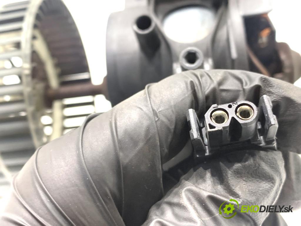 BMW E60 sedan 2007 173 kW 530 d 2993 ventilátor kúrenia