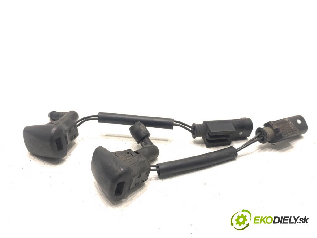 BMW E60 sedan 2007 173 kW 530 d 2993 ostřikovače ostřikovačů oken 7132969