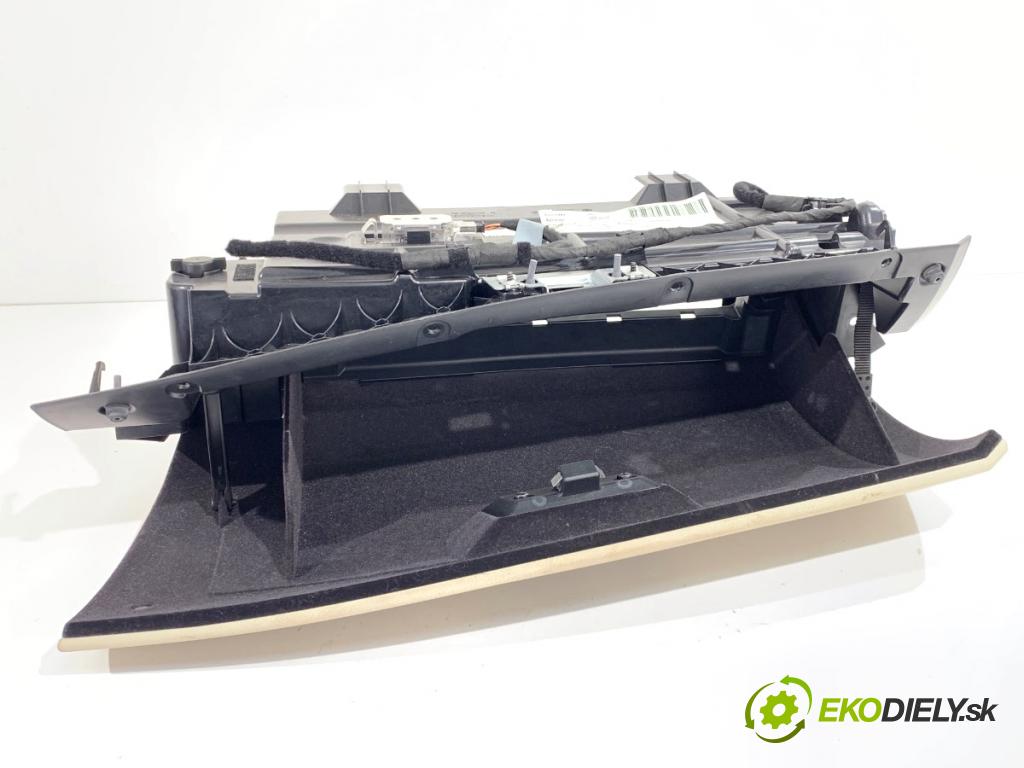 BMW E60 sedan 2007 173 kW 530 d 2993 Priehradka, kastlík spolujazdca  (Priehradka (kastlík))