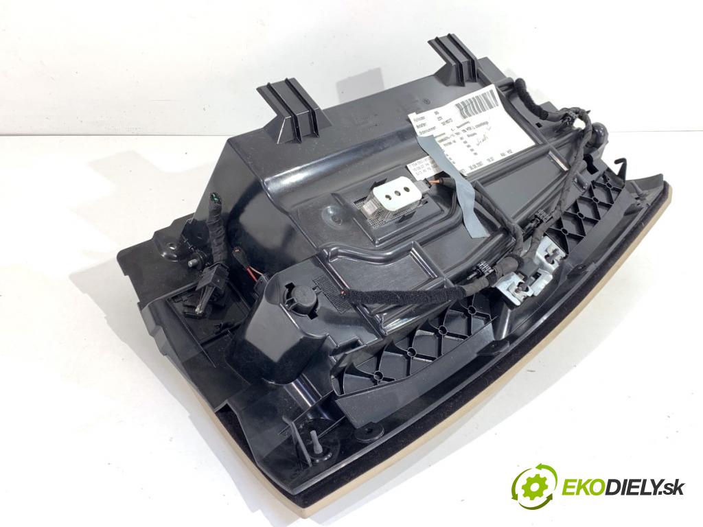 BMW E60 sedan 2007 173 kW 530 d 2993 Priehradka, kastlík spolujazdca  (Priehradka (kastlík))