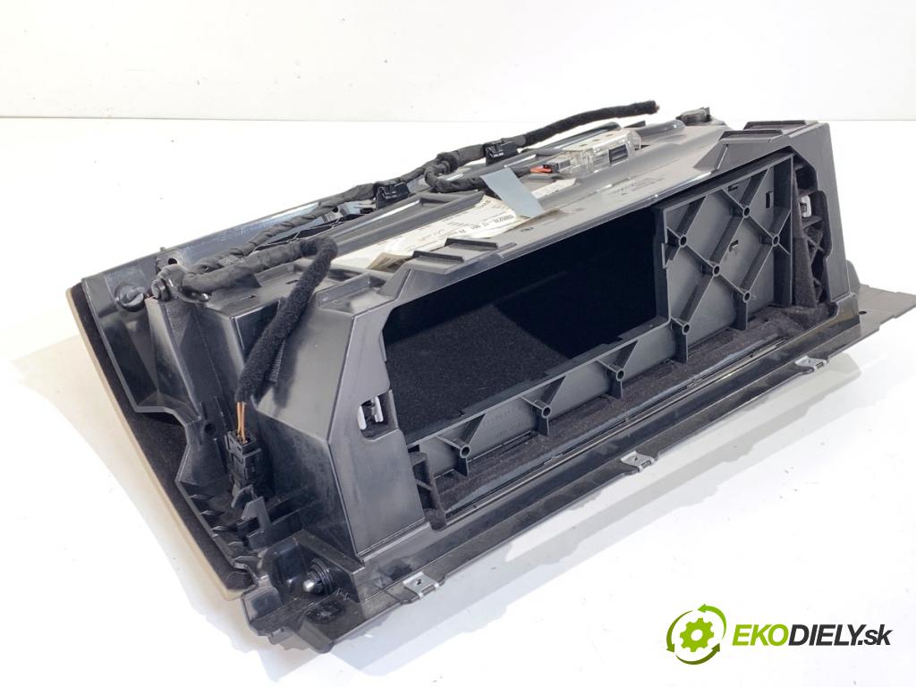 BMW E60 sedan 2007 173 kW 530 d 2993 Priehradka, kastlík spolujazdca  (Priehradka (kastlík))