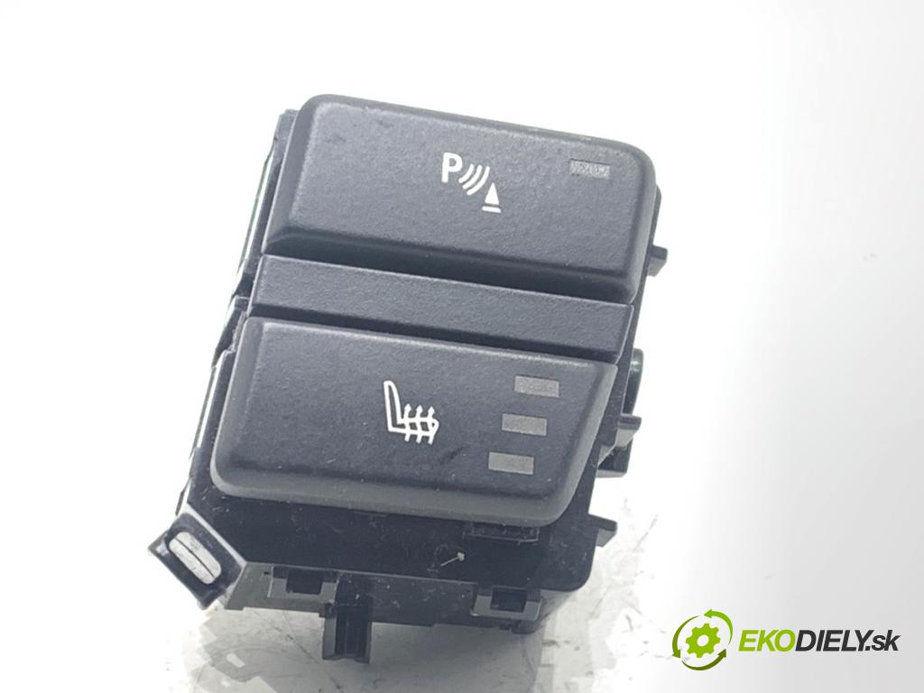 BMW E60 sedan 2007 173 kW 530 d 2993 přepínač ohřívání sedačky 9159077 (Páčky pod volantem)