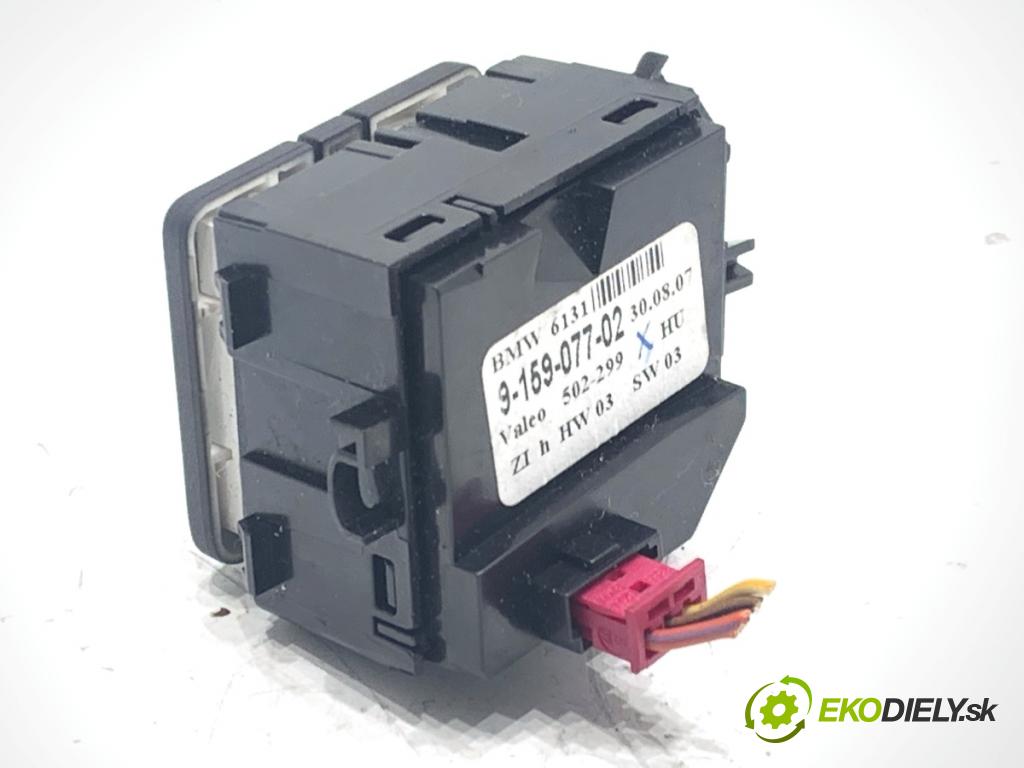 BMW E60 sedan 2007 173 kW 530 d 2993 přepínač ohřívání sedačky 9159077 (Páčky pod volantem)