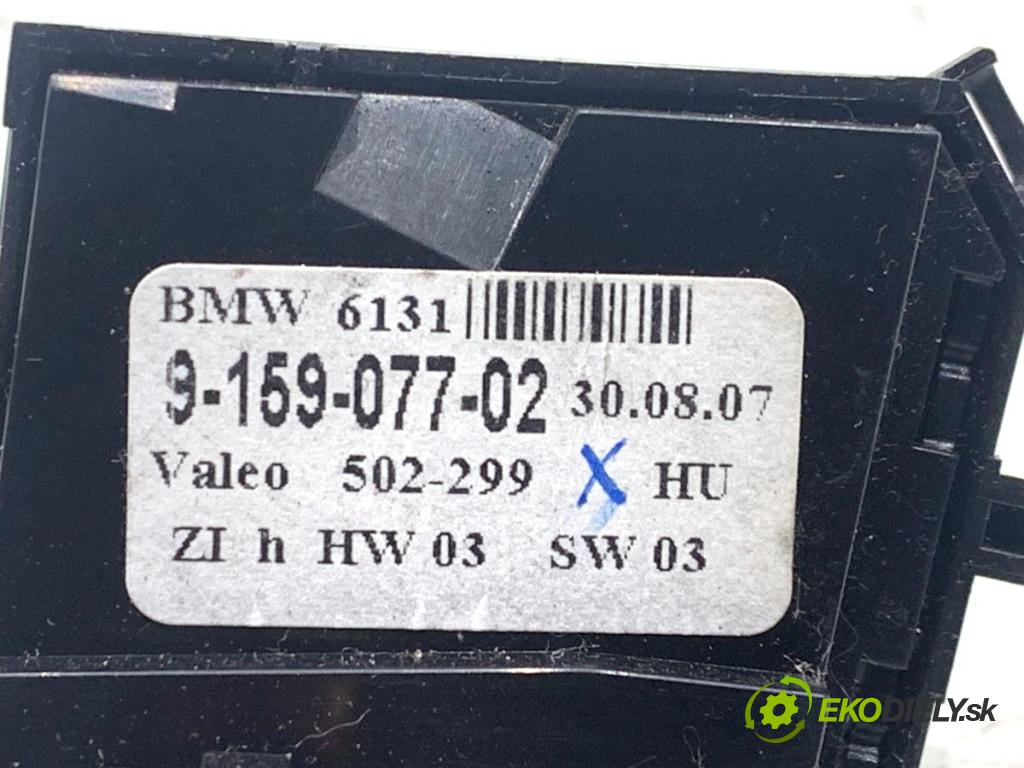 BMW E60 sedan 2007 173 kW 530 d 2993 přepínač ohřívání sedačky 9159077 (Páčky pod volantem)