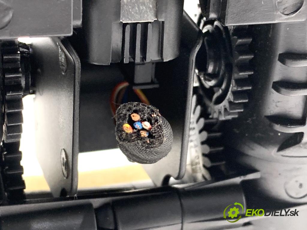 BMW E60 sedan 2007 173 kW 530 d 2993 mří topení přední část 6910734