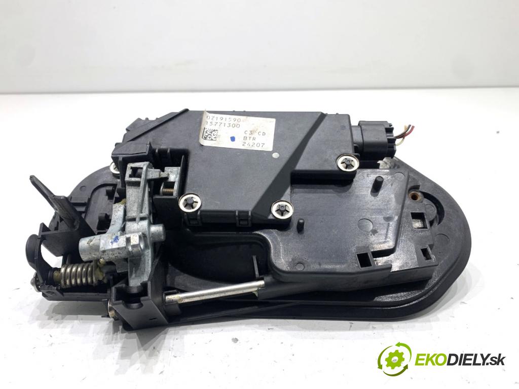 BMW E60 sedan 2007 173 kW 530 d 2993 klika vnejší pravý přední část