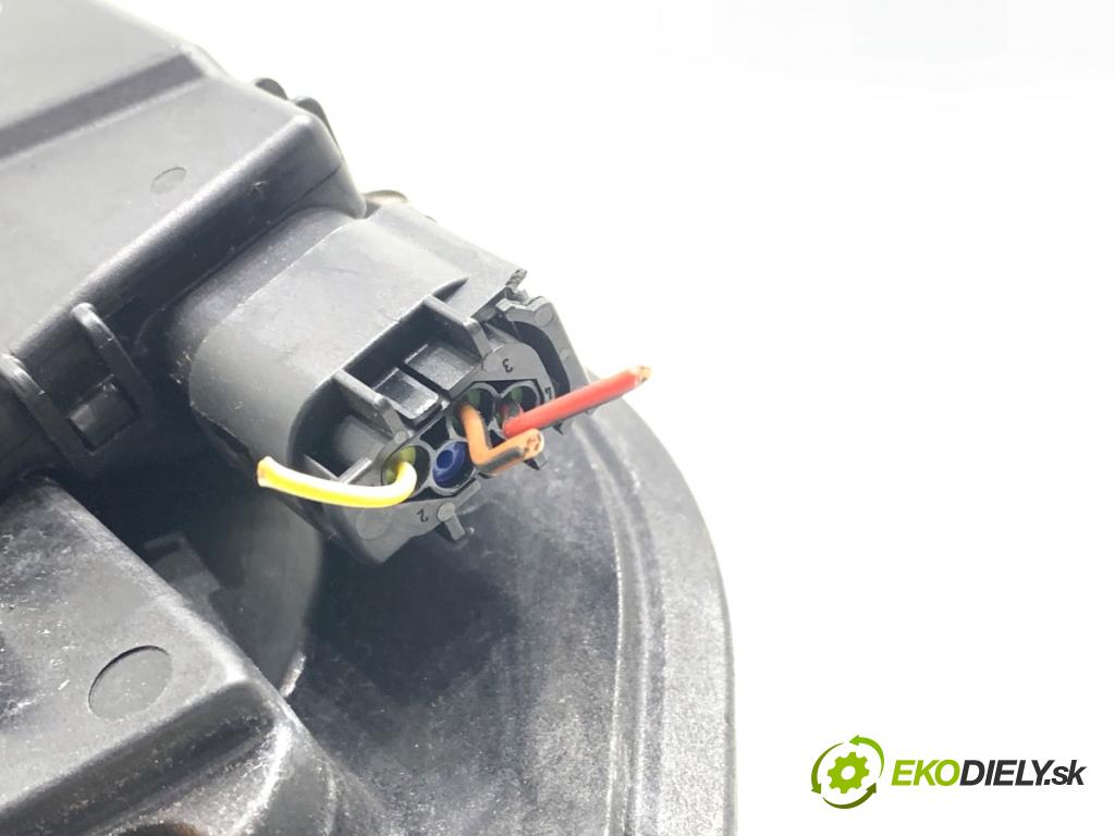 BMW E60 sedan 2007 173 kW 530 d 2993 klika vnejší pravý přední část