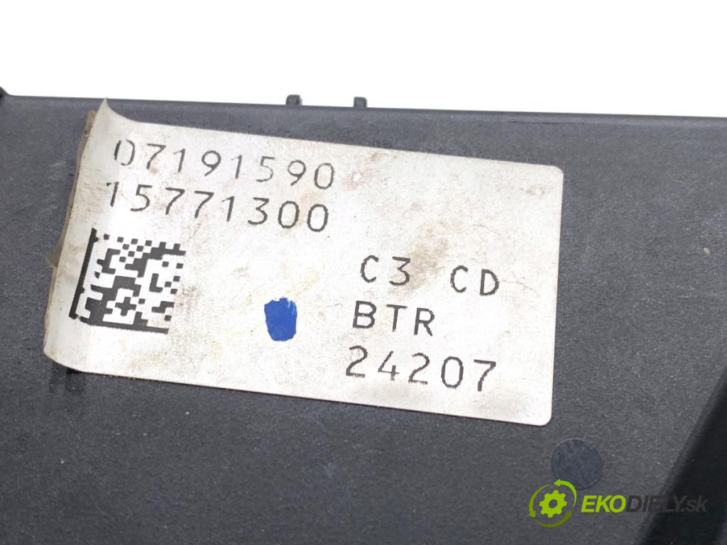 BMW E60 sedan 2007 173 kW 530 d 2993 klika vnejší pravý přední část