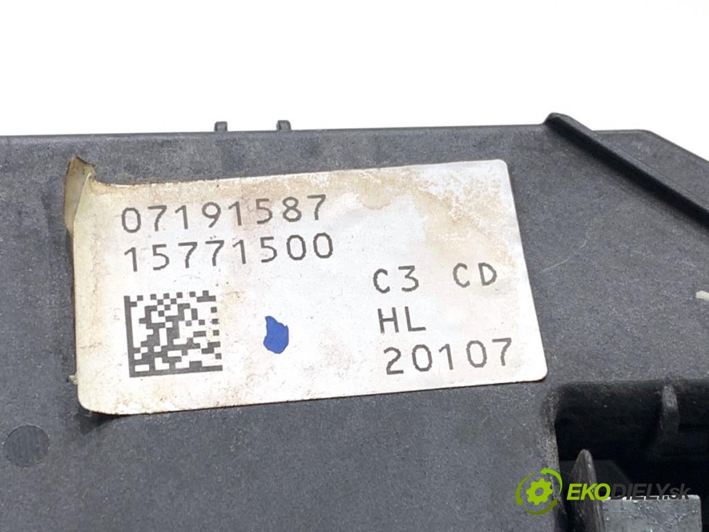 BMW E60 sedan 2007 173 kW 530 d 2993 Kľučka vonkajšia ľavy zad
