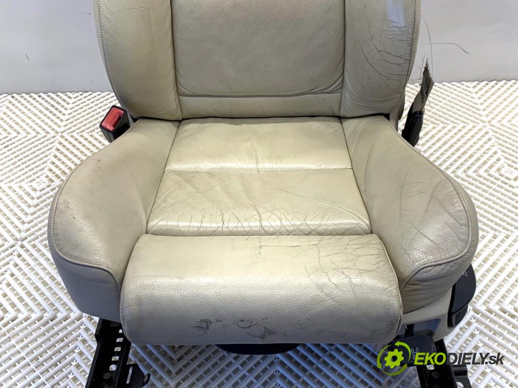 BMW E60 sedan 2007 173 kW 530 d 2993 sedadlo levý přední část