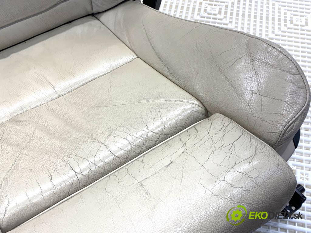 BMW E60 sedan 2007 173 kW 530 d 2993 sedadlo levý přední část