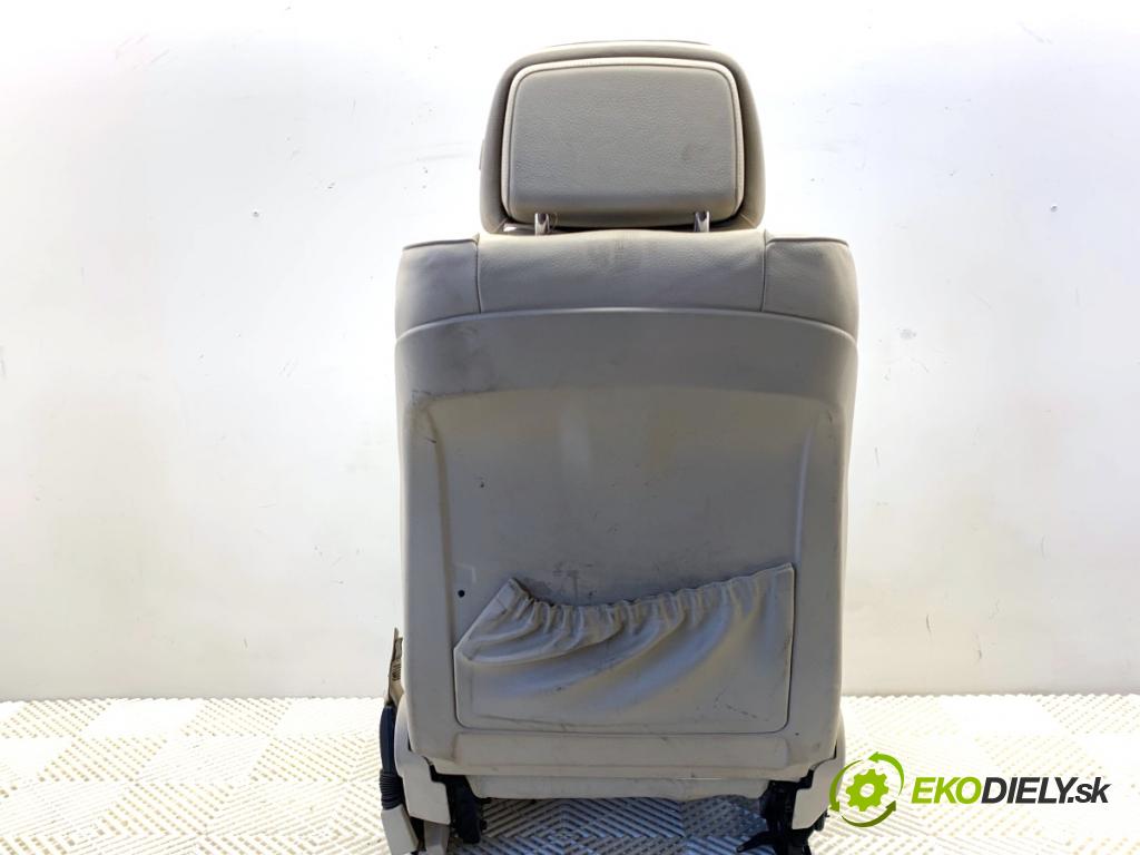 BMW E60 sedan 2007 173 kW 530 d 2993 sedadlo levý přední část
