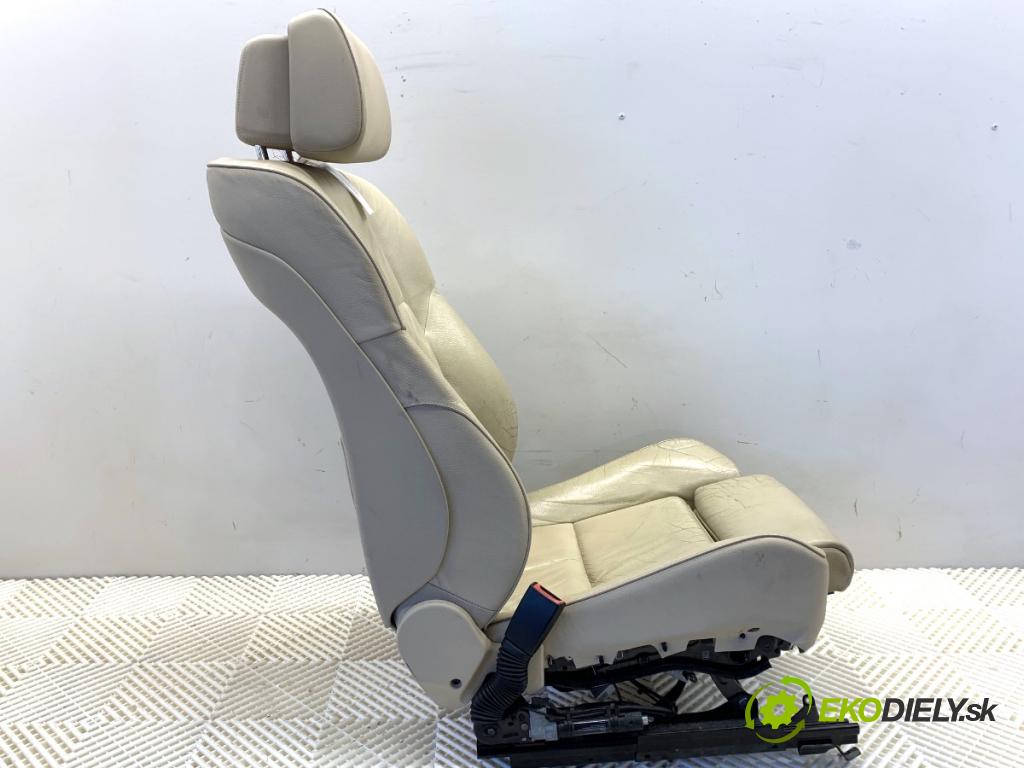 BMW E60 sedan 2007 173 kW 530 d 2993 sedadlo levý přední část