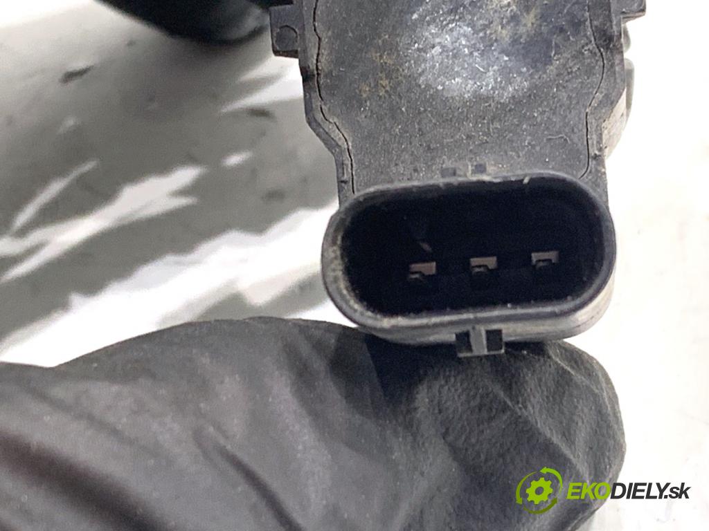 BMW E60 sedan 2007 173 kW 530 d 2993 snímač PDC 9139866