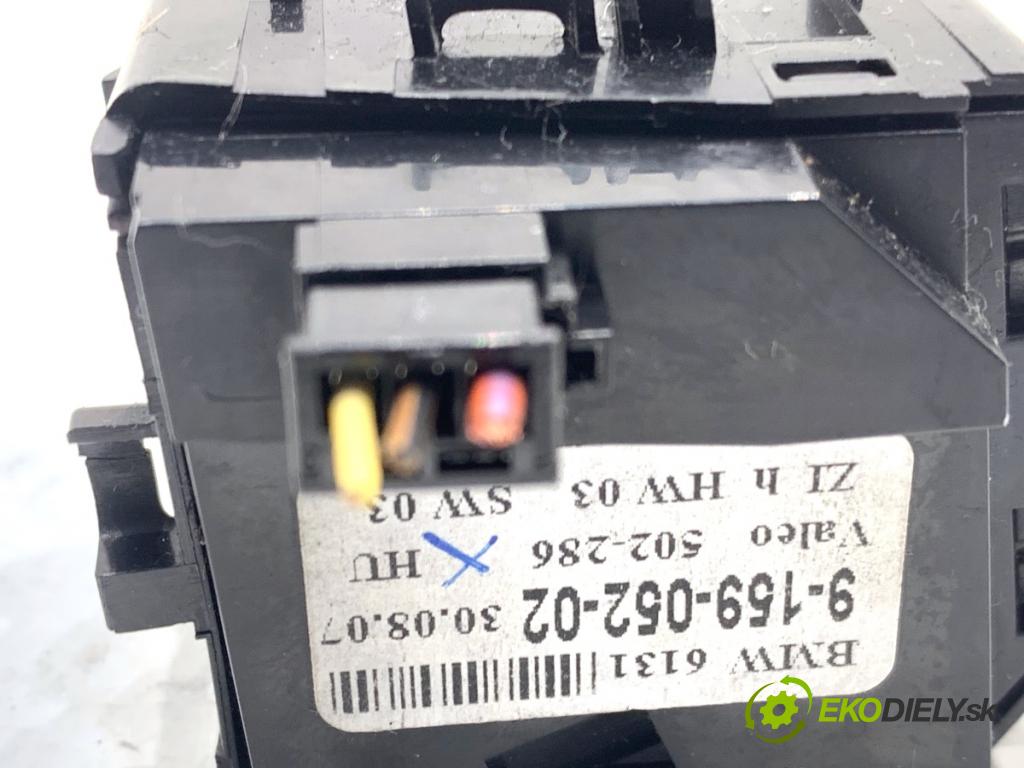 BMW E60 sedan 2007 173 kW 530 d 2993 Prepínač ohrievania, vyhrievania sedačky 9159052 (Prepínacie páčky pod volantom)