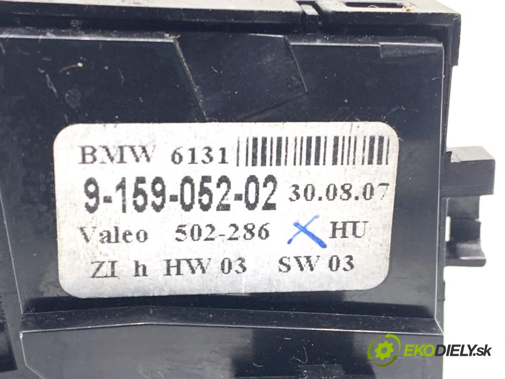 BMW E60 sedan 2007 173 kW 530 d 2993 Prepínač ohrievania, vyhrievania sedačky 9159052 (Prepínacie páčky pod volantom)