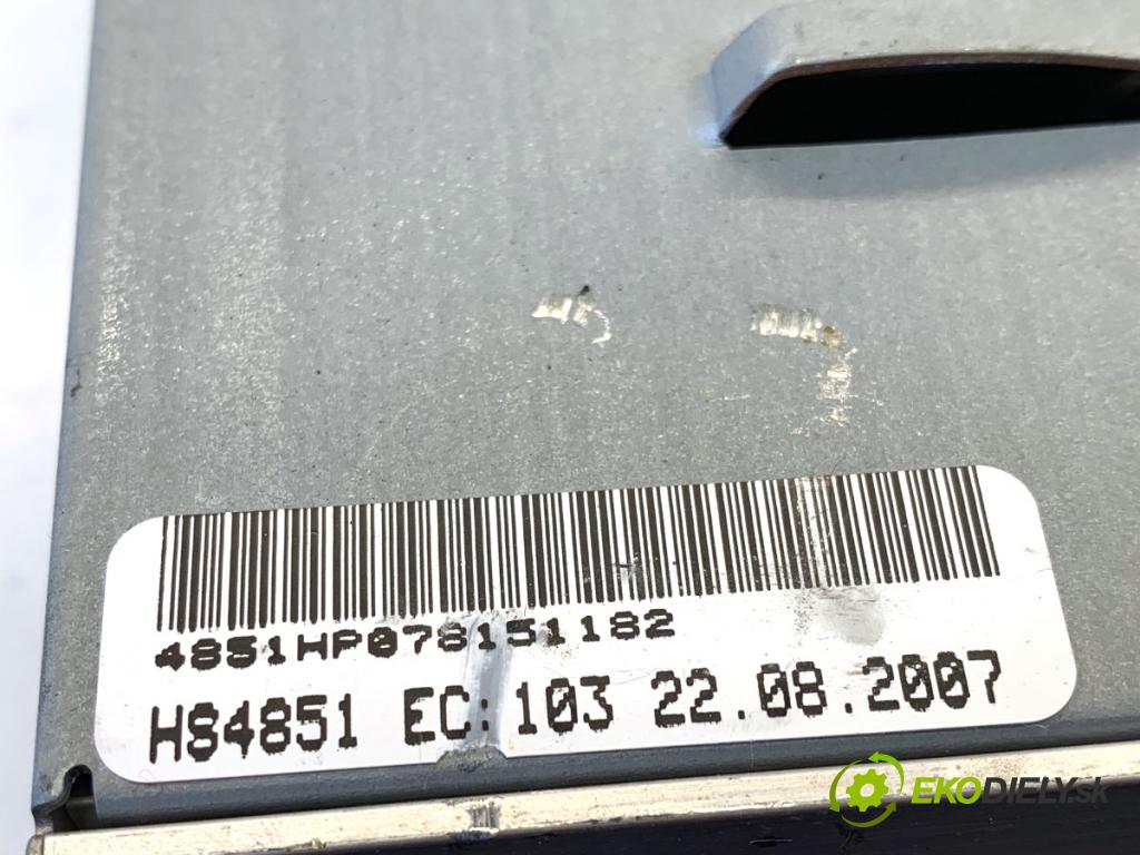 BMW E60 sedan 2007 173 kW 530 d 2993 zesilovač 6920461 (Zesilovač)