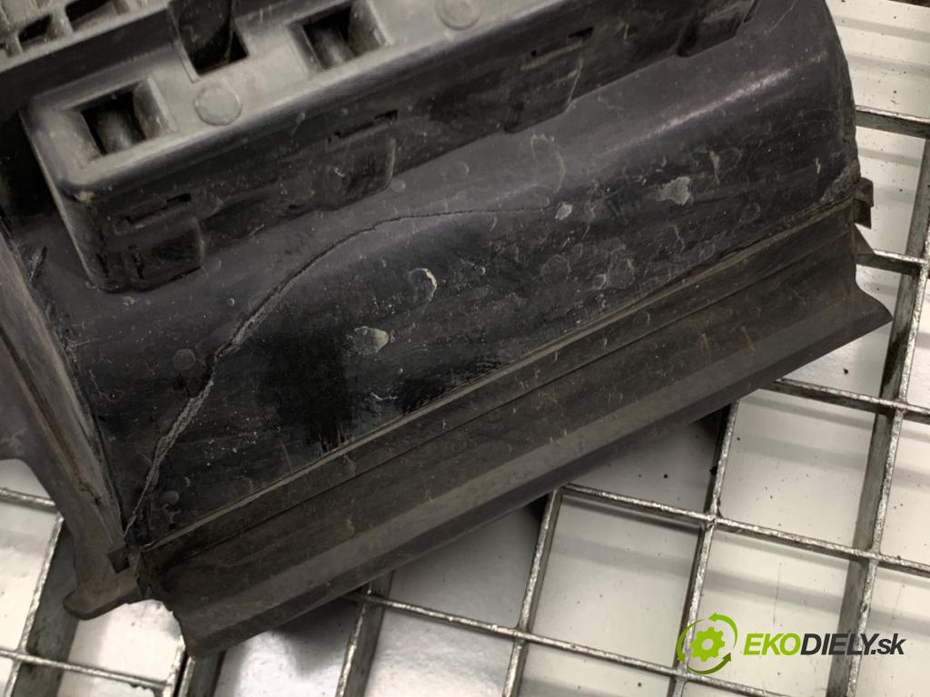 DACIA SANDERO III liftback 2024 74 kW 1.0 TCe 100 999 Uzávierka: Volant vzduchu 214F60895R