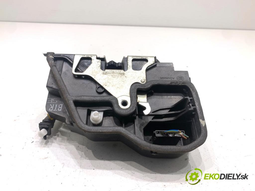 BMW E60 sedan 2007 173 kW 530 d 2993 zámok Dvere pravy predný 7202146