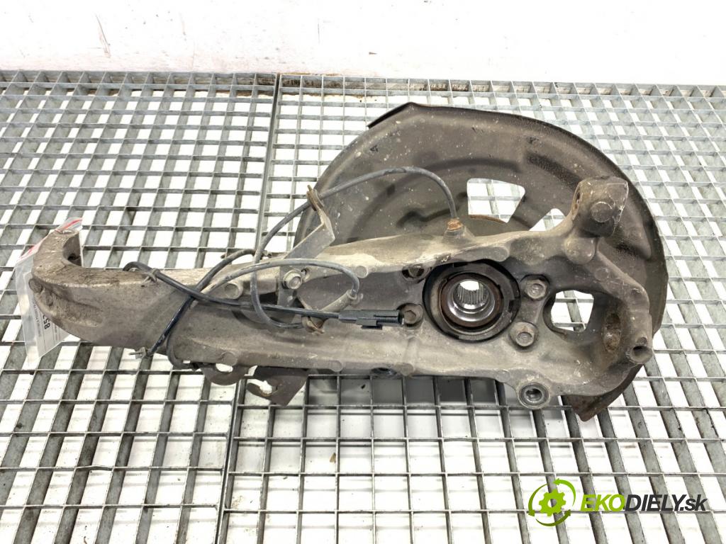 INFINITI Q50 sedan 2014 268 kW 50 Hybrid AWD 3498 náboj pravy predný