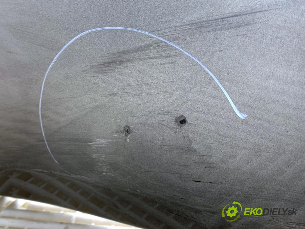 INFINITI Q50 sedan 2014 268 kW 50 Hybrid AWD 3498 Nárazník zad KAD (Kľučka dverí ostatné)