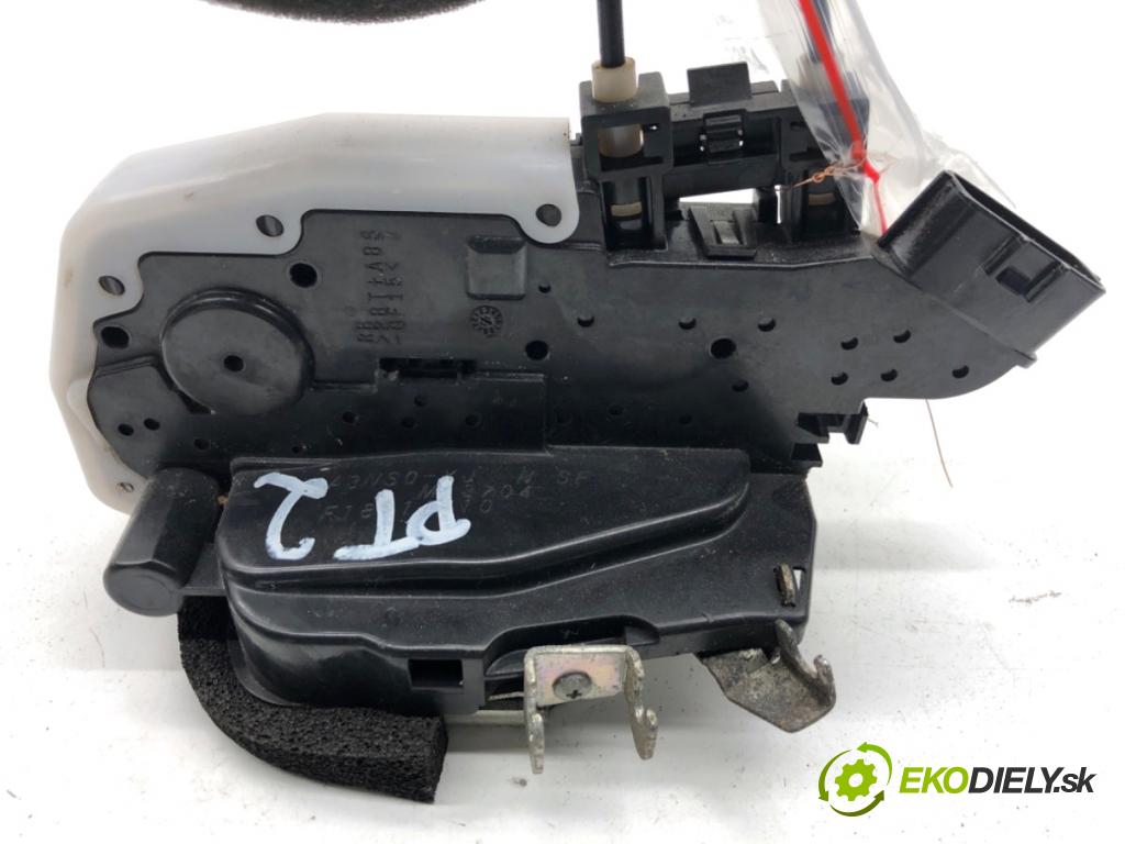 INFINITI Q50 sedan 2014 268 kW 50 Hybrid AWD 3498 zámok Dvere pravy zad