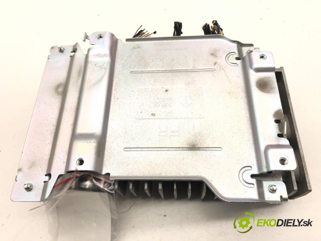 INFINITI Q50 sedan 2014 268 kW 50 Hybrid AWD 3498 zesilovač  (Zesilovač)