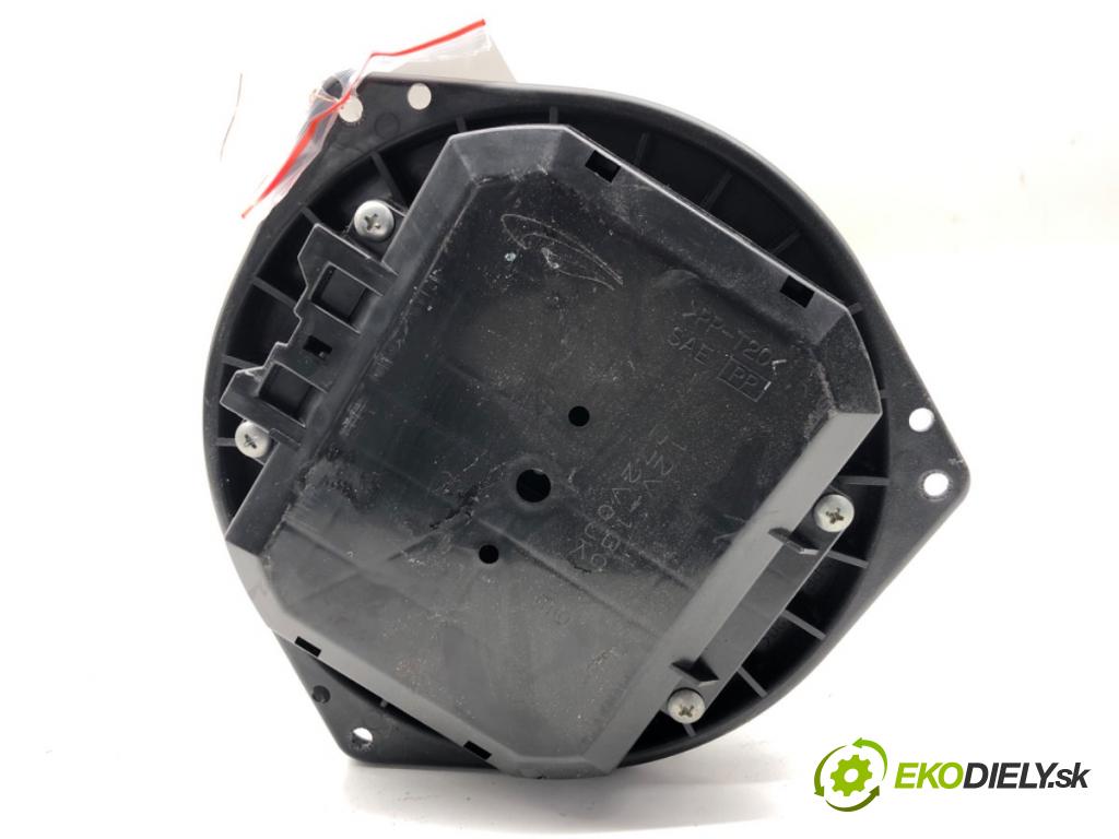 INFINITI Q50 sedan 2014 268 kW 50 Hybrid AWD 3498 ventilátor kúrenia