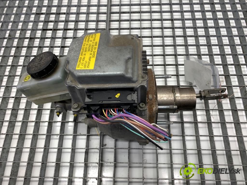 INFINITI Q50 sedan 2014 268 kW 50 Hybrid AWD 3498 Posilovač bŕzd 4GF5A