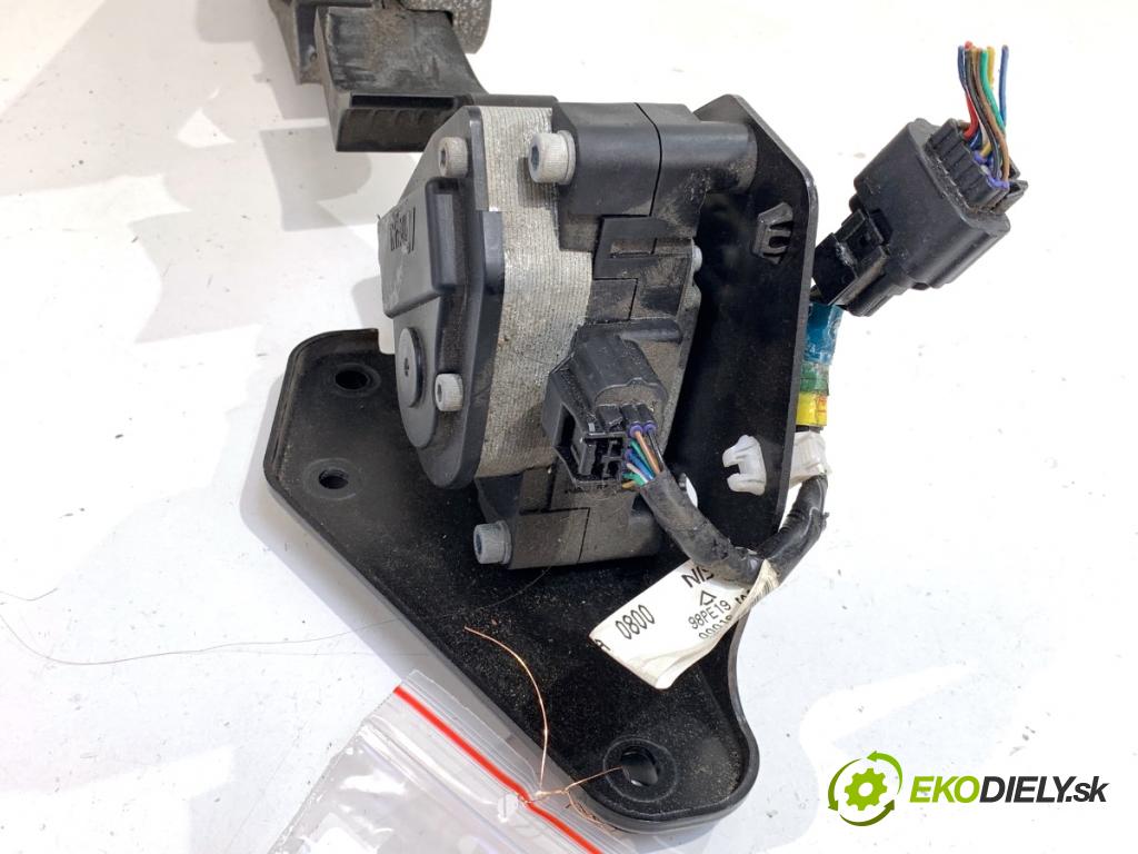 INFINITI Q50 sedan 2014 268 kW 50 Hybrid AWD 3498 potenciometr plynového pedálu APM50-302 (Potenciometr plynového pedálu)