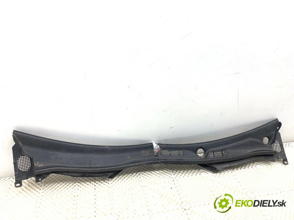 INFINITI Q50 sedan 2014 268 kW 50 Hybrid AWD 3498 torpédo plast pod čelní okno 668624GR0A (Plast pod čelním sklem)