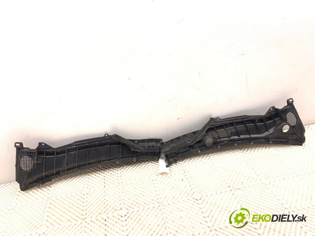 INFINITI Q50 sedan 2014 268 kW 50 Hybrid AWD 3498 torpédo plast pod čelní okno 668624GR0A (Plast pod čelním sklem)