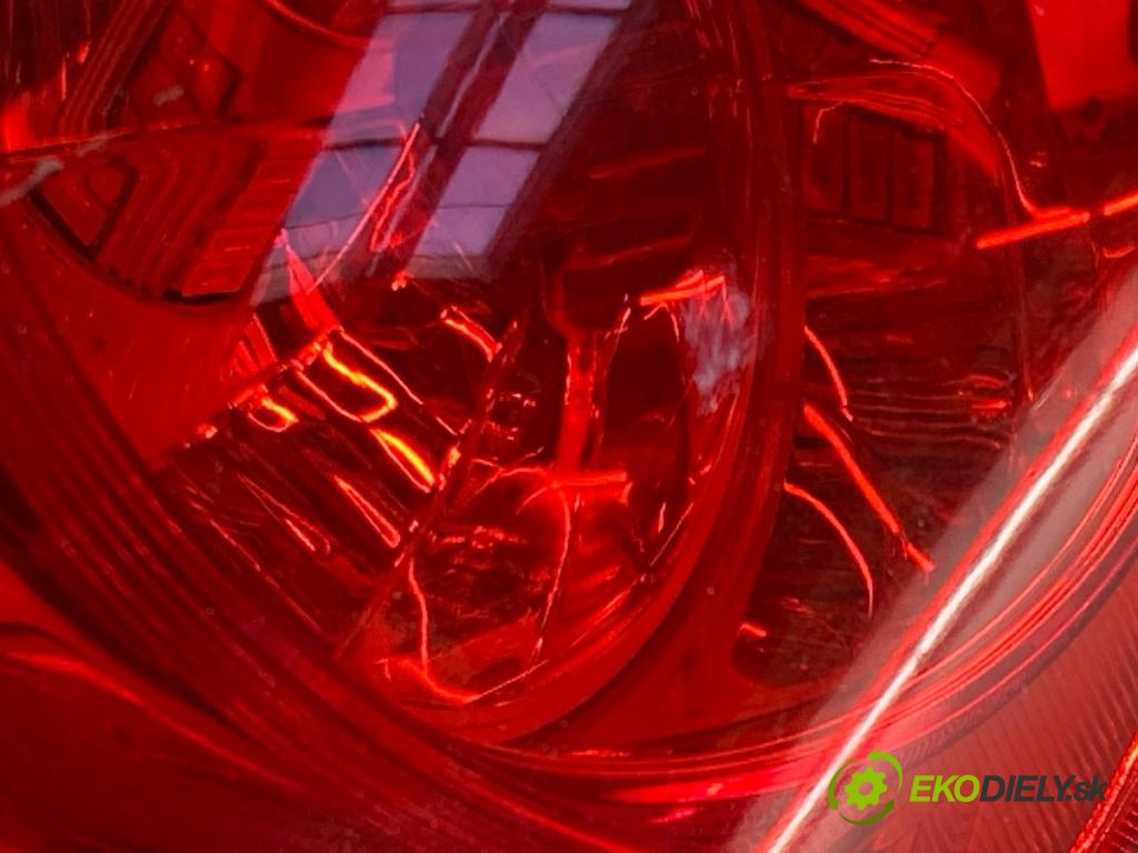 INFINITI Q50 sedan 2014 268 kW 50 Hybrid AWD 3498 Svetlo ľavy zad